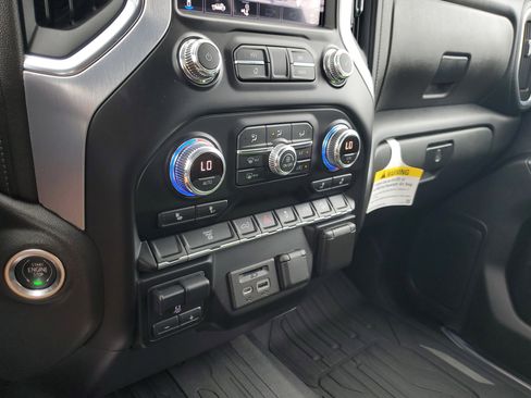 Used 2022 GMC Sierra 2500 SLT image 27