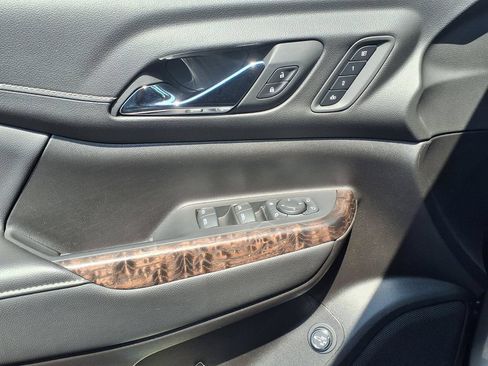 Used 2023 GMC Acadia Denali w/ Denali Technology Package FWD image 20