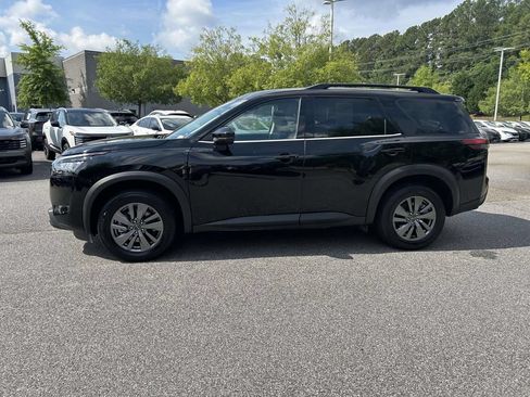 Used 2025 Nissan Pathfinder SV AWD/4WD image 2