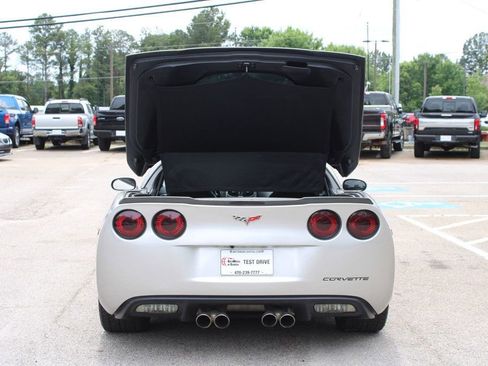 Used 2005 Chevrolet Corvette Coupe w/ Preferred Equipment Group RWD image 9