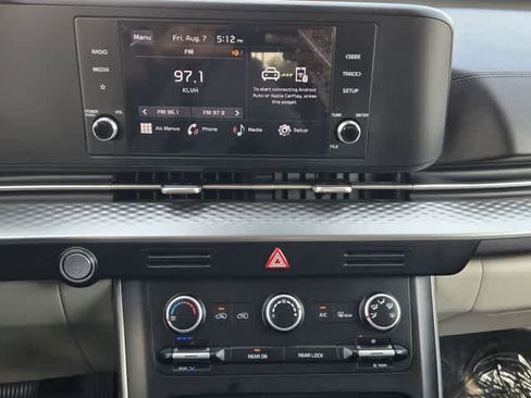 Used 2024 Kia Carnival LX FWD image 17