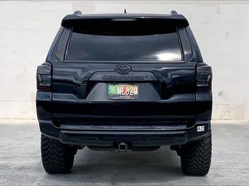 Used 2020 Toyota 4Runner TRD Off-Road AWD/4WD image 5