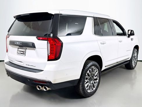 Used 2024 GMC Yukon Denali Ultimate w/ LPO, Floor Liner Package AWD/4WD image 4