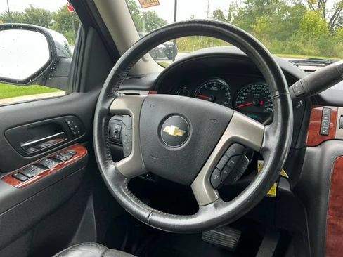 Used 2014 Chevrolet Suburban LTZ AWD/4WD image 23