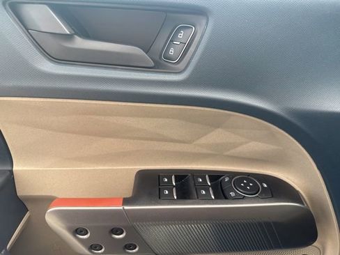 Used 2026 Ford Maverick Lariat image 13