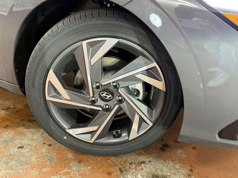 New 2026 Hyundai Elantra Limited image 11