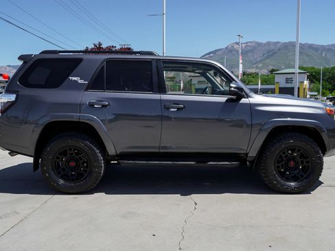 Certified 2023 Toyota 4Runner TRD Off-Road Premium w/ Moonroof Package AWD/4WD image 9