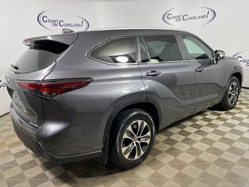 Certified 2025 Toyota Highlander XLE AWD/4WD image 8