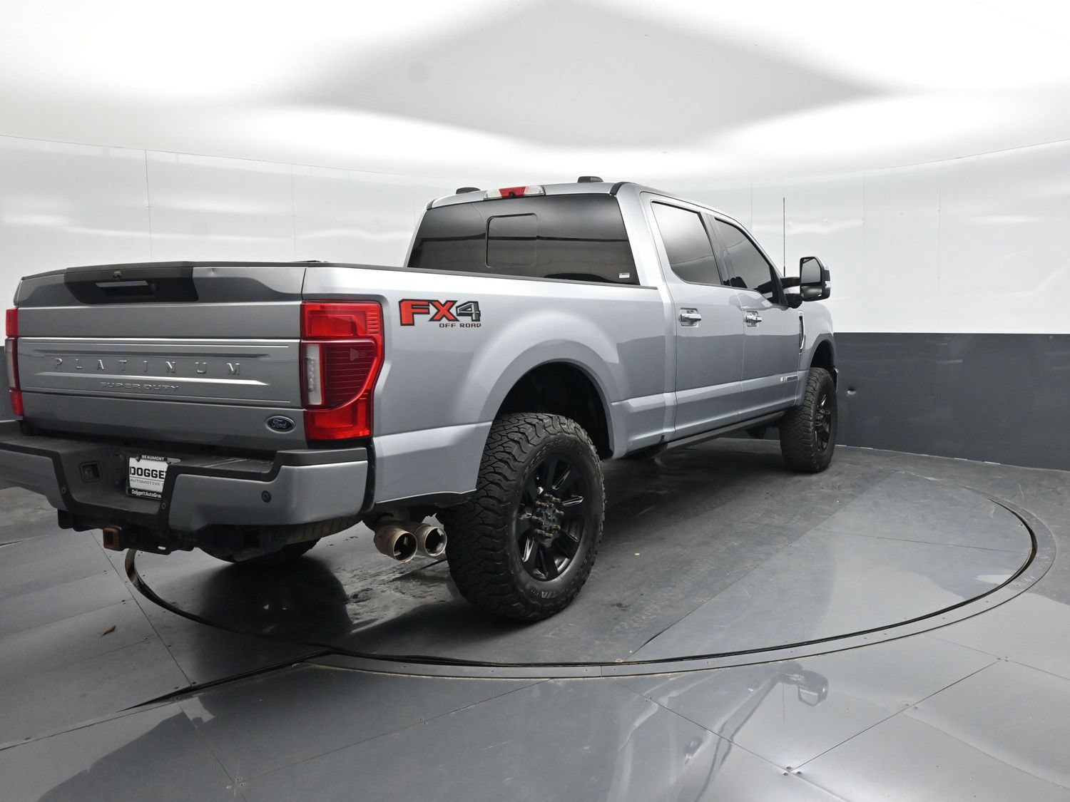 Used 2022 Ford F250 Platinum AWD/4WD image 9