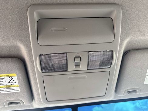 Used 2018 Nissan Frontier SV image 27