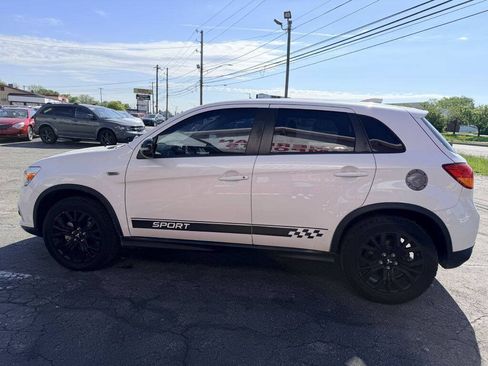 Used 2017 Mitsubishi Outlander Sport ES AWD/4WD image 3
