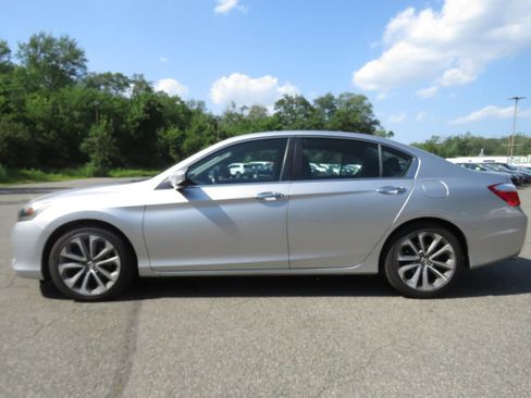 Used 2015 Honda Accord Sport image 8