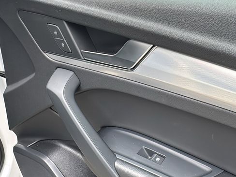 Certified 2025 Audi Q5 2.0T Premium image 31