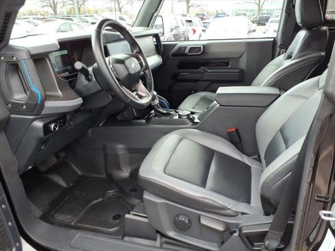 Used 2024 Ford Bronco Black Diamond image 11