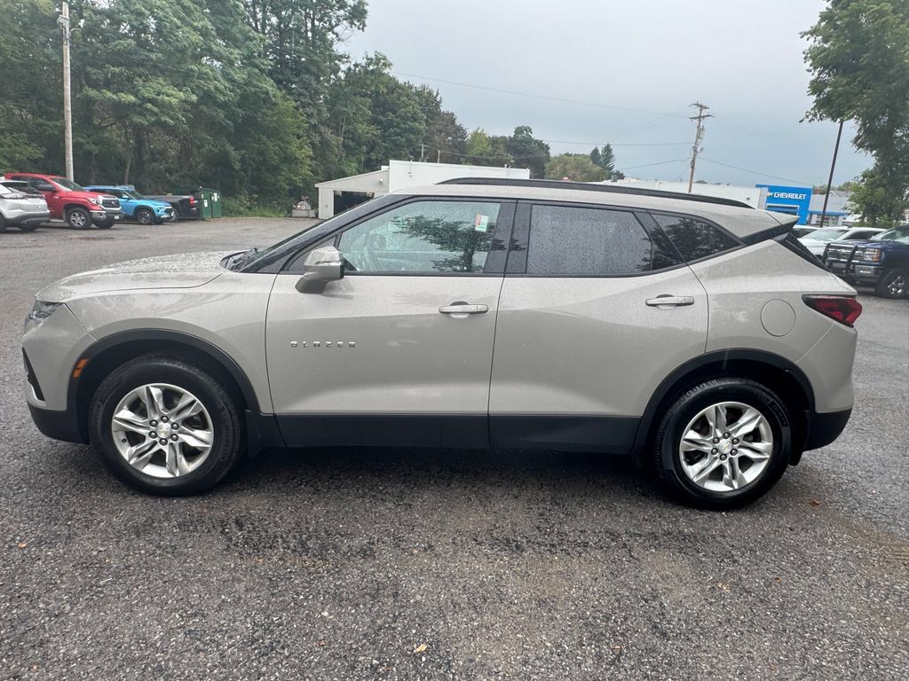 Used 2021 Chevrolet Blazer LT AWD/4WD image 3