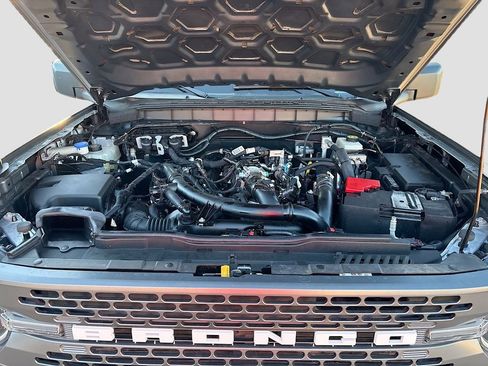 Used 2022 Ford Bronco Black Diamond image 29