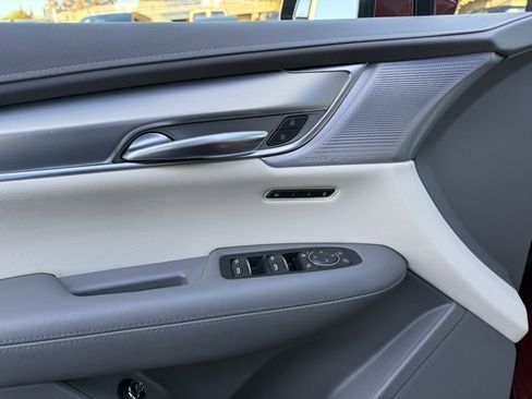 Used 2023 Cadillac XT5 Premium Luxury image 14