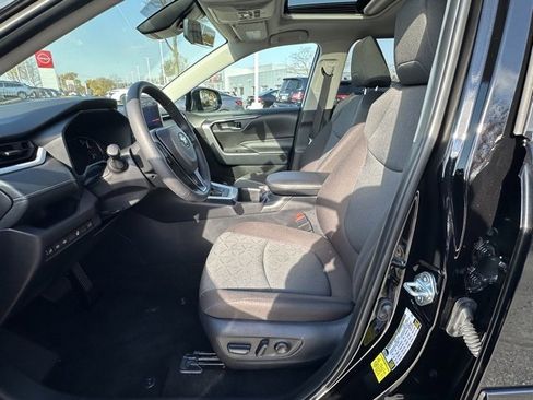 Used 2025 Toyota RAV4 XLE image 25
