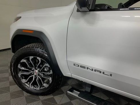 Used 2025 GMC Canyon Denali AWD/4WD image 40