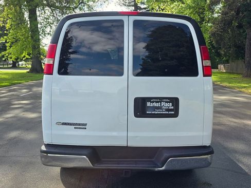 Used 2013 Chevrolet Express 2500 LT w/ LT Preferred Equipment Group RWD image 5