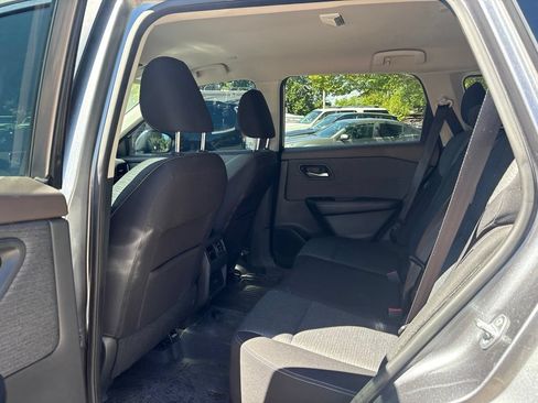 Used 2022 Nissan Rogue SV AWD/4WD image 17