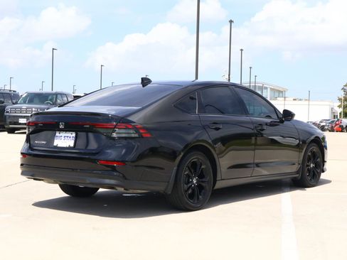 Used 2025 Honda Accord SE image 4