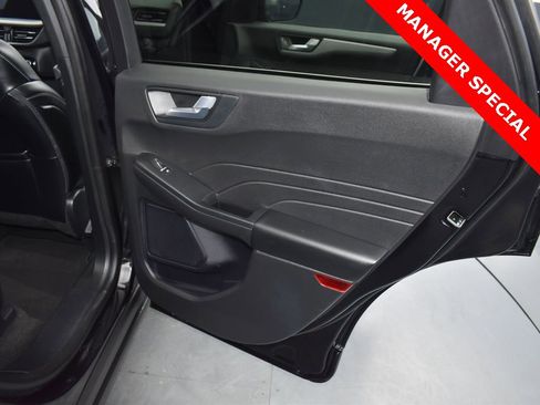 Used 2024 Ford Escape Platinum image 22