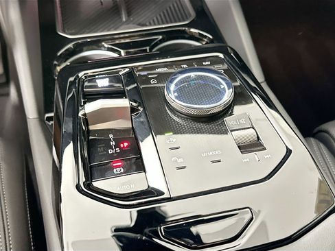 Certified 2025 BMW 530i w/ M Sport Package image 9