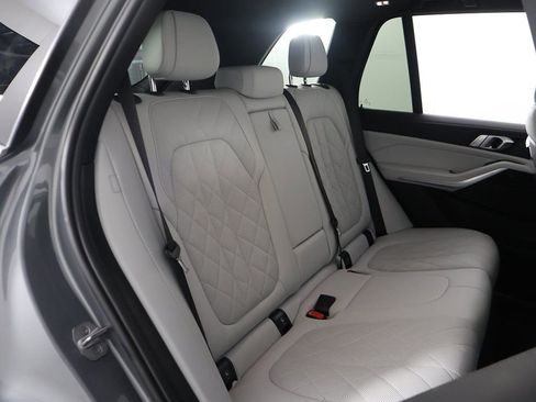 Used 2024 BMW X5 xDrive40i w/ Parking Assistance Package image 31