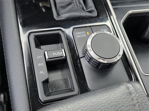 Used 2023 Toyota Tundra Limited image 23