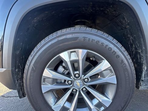Used 2026 Chevrolet Equinox LT FWD image 9