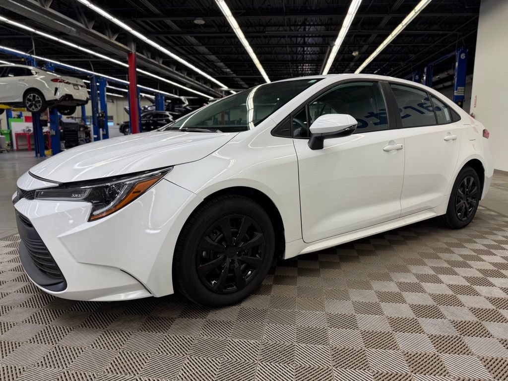 Used 2026 Toyota Corolla LE FWD image 3