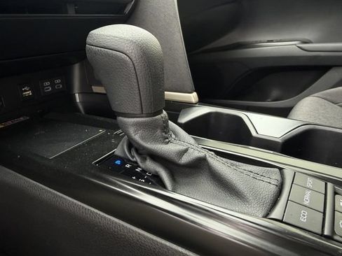 Used 2025 Toyota Camry LE FWD image 17