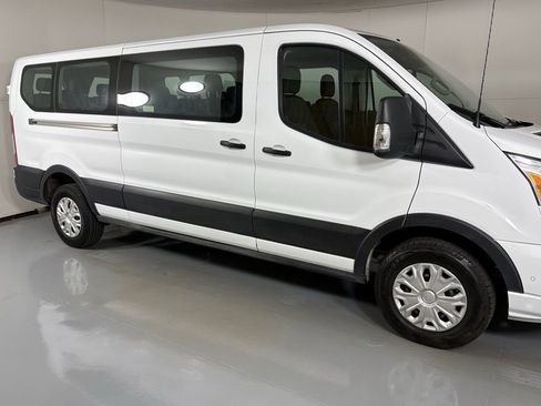 Used 2022 Ford Transit 350 XLT image 9