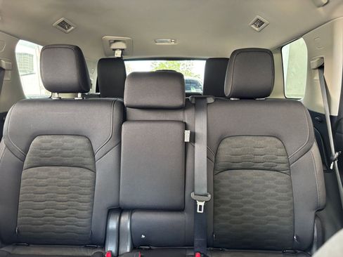 Used 2025 Nissan Pathfinder SV FWD image 40