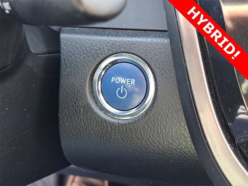 Used 2019 Toyota Camry LE image 13