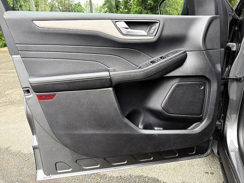 Used 2022 Ford Escape SEL FWD image 9