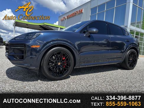 Used 2025 Porsche Cayenne S AWD/4WD image 1