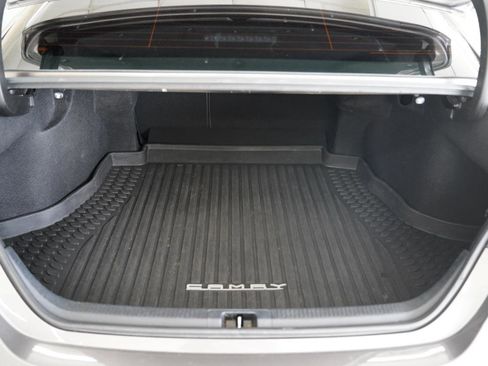 Used 2021 Toyota Camry LE image 36