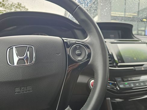 Used 2017 Honda Accord EX-L image 31