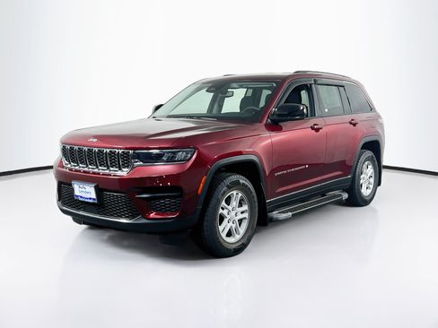 Used 2023 Jeep Grand Cherokee Laredo w/ Luxury Tech Group I AWD/4WD image 1