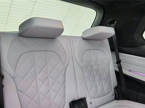 Used 2026 BMW X7 xDrive40i image 29