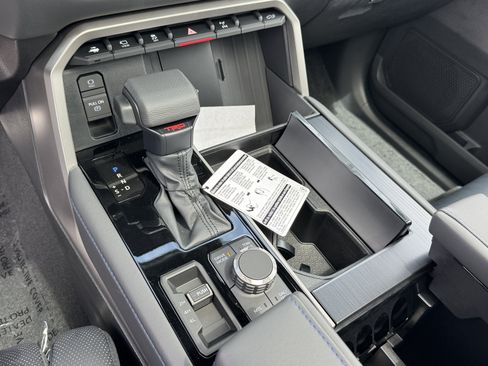New 2026 Toyota Tundra Platinum AWD/4WD image 19