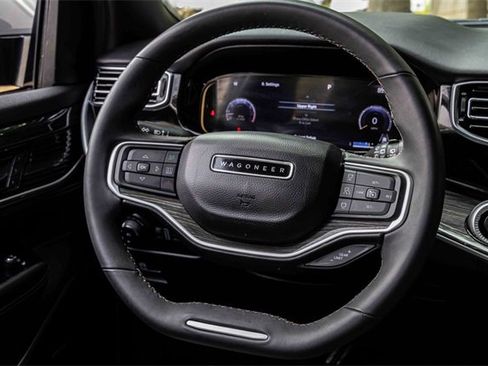 Used 2022 Jeep Wagoneer Series III w/ Flexible Seating Group image 13