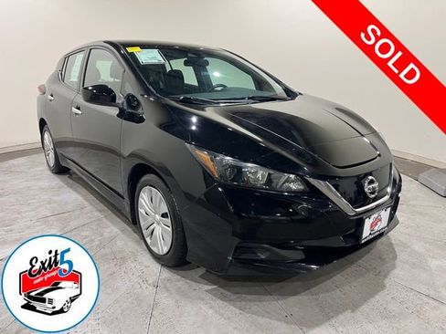 Used 2022 Nissan Leaf S image 1