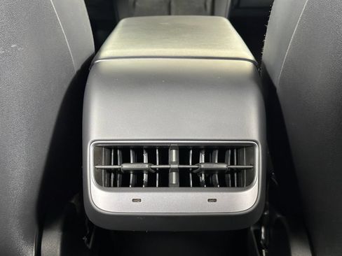 Used 2022 Tesla Model Y Performance AWD/4WD image 33