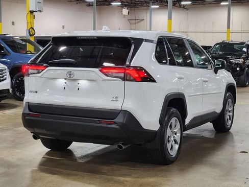 Used 2022 Toyota RAV4 LE AWD/4WD image 8