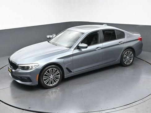 Used 2018 BMW 530e image 41