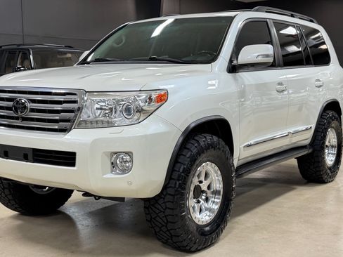 Used 2014 Toyota Land Cruiser AWD/4WD image 12