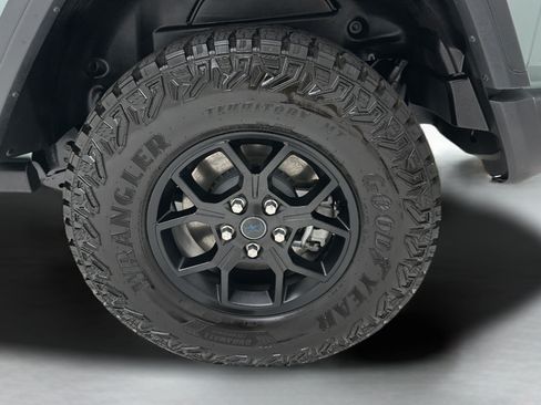 Used 2024 Jeep Wrangler Unlimited AWD/4WD image 8
